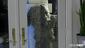 Petite blonde spinner Kiara Cole meets her friend's man