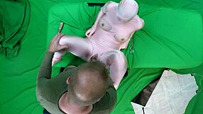 Scarlett johnson gets her pink morph toy deep in pussy pov fetish action!