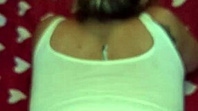 Oye, la rubia y su macho solo están pasando el rato juntos