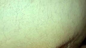 Oye, la rubia y su macho solo están pasando el rato juntos