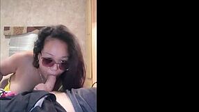 マジで、ライブウェブカム中にザーメンで喉詰まる！