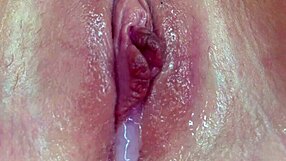 私のきついマンコが今すぐ中出しを欲しがってる