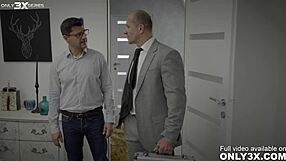 Only3x představuje epizodu 4 - dvě teen 18+ holky dostanou díry pěkně nacpané