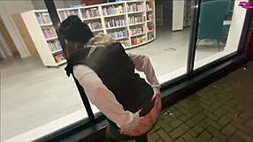 Sokak kızı vahşi derlemede tekrar dönüyor