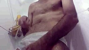 Argentinian guy shows off his huge 25 cm dick in shower