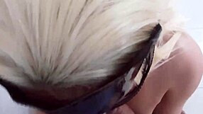 sexy gives neighbor blowjob when boyfriend's away