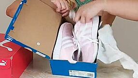 Sneaker unboxing and try on session