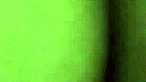 hey, wanna see this madura chilena in a hotel?