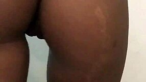 Ebony Solo Babe Exposes Herself