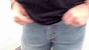 Smarien75 fucks in Walmart! 😏