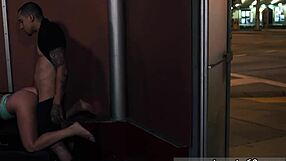 يا، عاوز تشوف الشقراء الجميلة فاليري وايت مربوطة في الغرفة بجودة عالية؟