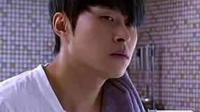 Japanse stiefbroer en stiefzus kijken naar volledig orgie