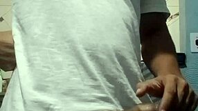 Brazilian Gay Man Shares His Dick for Christmas with Amateurs