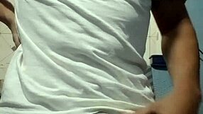 Brazilian Gay Man Shares His Dick for Christmas with Amateurs