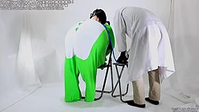 balloon fetish pump to pop with screams