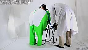 balloon fetish pump to pop with screams