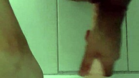 gozando con mi juguete 😏