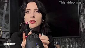 德国娘娘腔ASMR与Lou Nesbit和Lia Louise的肮脏女主调教