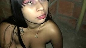 Anoche un enano me convence de chupar su polla y follar en un rastrojo