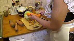 i prepare carrots with mature amateurs for a simple meal
