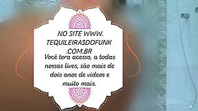 A wet and wild funkeira's show from a Brazilian