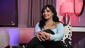 Thick newcomer Sunny Bunny's raw interview fucking