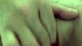 Watch Sarada squirt on the sybian?