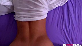 Kenzie Reeves wordt hard genaaid door stiefbroer in wilde sessie