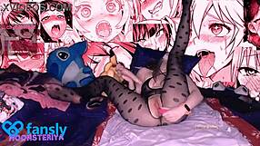 girl on webcam cumming hard with her anal toys