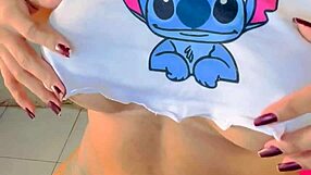 primeira vez gozando grel�o gostosa