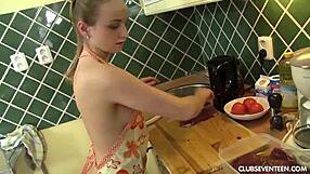 Леди Баг набивает кучу мяса в диком блужбанге с глубоким горлом.