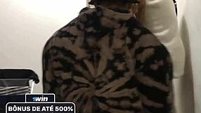 2 patricinhas lost in tabajara favela, rj, end up riding bandit cocks! 😜