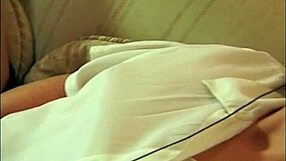 Viděl jsem Mary, tu malou 18+ 18+ děvku, masturbovat v punčochách při castingu