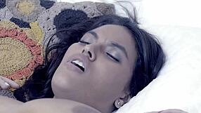 Bruna Lopes, hot trans, fucks before husband arrives on Red.