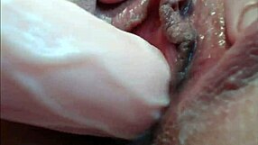 Jak dzika robi się ta mokra cipka przy ekstremalnym palcowaniu?