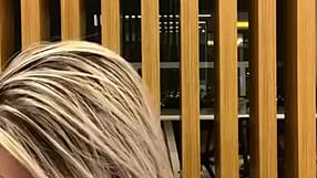 Iara loira shows her pussy