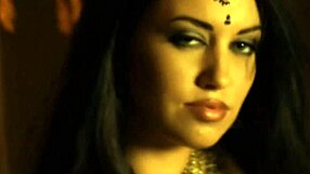 I can't stop watching this beautiful Bollywood chick strip nude