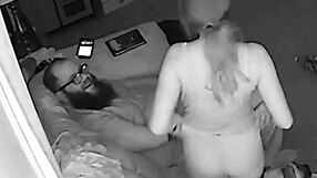 Ritka ritka spi v mojem naročju, zbudi se v divji orgazem