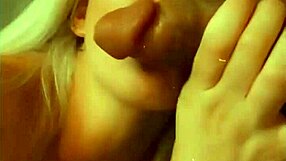 Сесия за обожание на кур в Snapchat с възбуден доведен брат