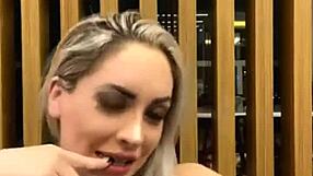 Iara loira shows her pussy