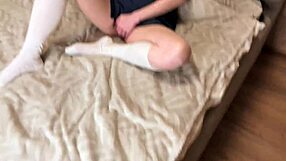 Padrastro pillado masturbándose y follada duro descaradamente - Amateur rusa