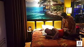 Peruanita rocking that red corset, wow! 😍