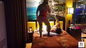 Peruanita rocking that red corset, wow! 😍