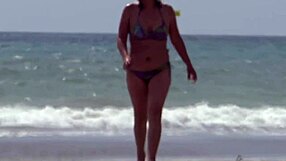 Na Praia, Traí Meu Marido com o Melhor Amigo Dele pela Primeira Vez