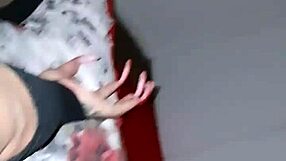 كاميلي كامبوس تمزق خجلها من قبل عميل جائع في عمل شي ميل خشن. جسدها يأخذ كل دفعة قوية.