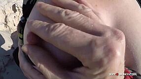 Girlfriend Gives Sneaky Outdoor Blowjob