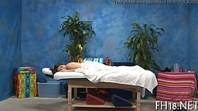 I enjoy a relaxing vulva massage session