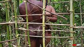 Ngewe Keras di Dalam Penjara Lokal dengan Grup Outdoor Gila