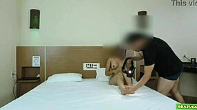 ninfeta gostosa da buceta cheirosa e deliciosa pra chupar laura mello moans.