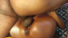 Não consigo parar de meter na minha esposa com gozada dentro hardcore